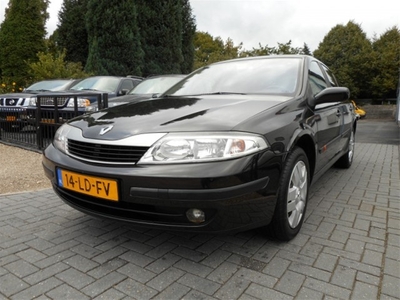 Renault Laguna 1.6 16V AUTH S2005 zeer mooie auto