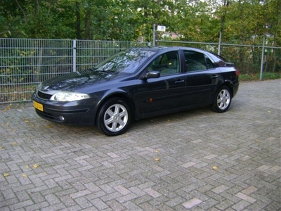 Renault Laguna 1.6-16V Expression (bj 2002)