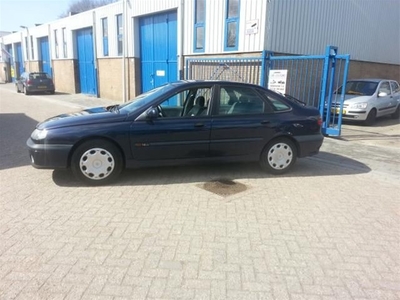 Renault Laguna 1.6-16V RTE (bj 2000)