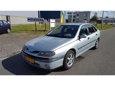 Renault Laguna 1.6-16V RTE