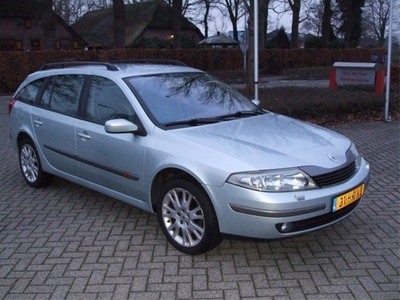 Renault Laguna Grand Tour 1.8-16V met nieuwe apk (bj 2001)