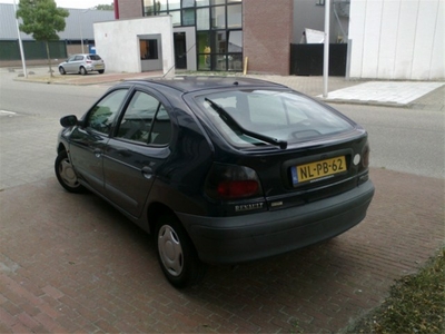 Renault Mégane 1.4 Benzine (bj 1996)