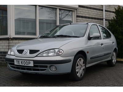 Renault Mégane 1.6 16v 5DRS DYNAMIQUE AUTOMAAT MET AIRCO