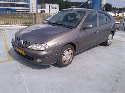 Renault Mégane 1.6 16v 5drs. Rxe Airco (bj 2000)