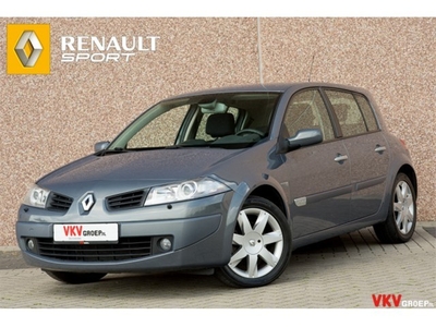 Renault Mégane 2.0-16V 135 Tech Line / Xenon / PDC / 17