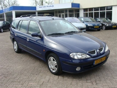 Renault Megane break 1.4 16v rn (bj 1999)