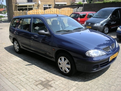 Renault Mégane Break 1.6-16V Authentique (bj 2001)