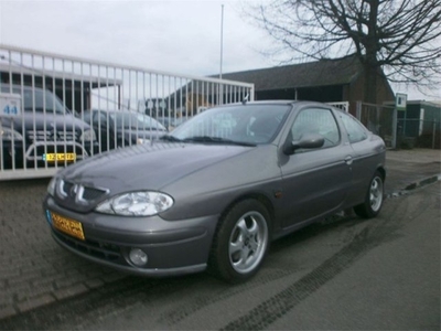 Renault Mégane coupe 2.0i 16V Dynamic (bj 2001)