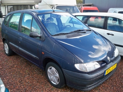 Renault Mégane Scénic 1.4e RN € 699 (bj 1997)