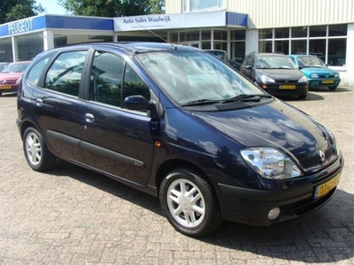 Renault Megane scenic 2.0 dynamique (bj 2001)