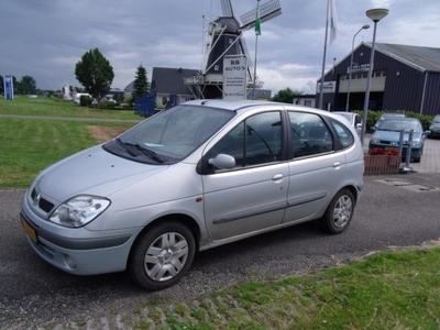 Renault Scénic 1.6-16V Sport Way