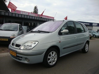 Renault Scénic 2.0-16V Expression Sport (BJ 2001) AIRCO KM