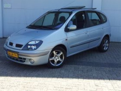 Renault Scenic 2.0-16V Privilège (bj 2002, automaat)