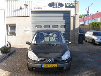 Renault Scenic 2.0 16v privilege luxe (bj 2003)