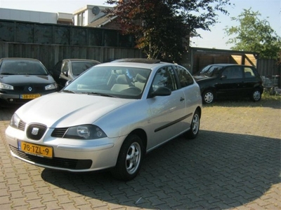 Seat Ibiza 1.2 stella (bj 2002)