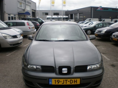 Seat Leon 1.6-16V Stella (bj 2002)