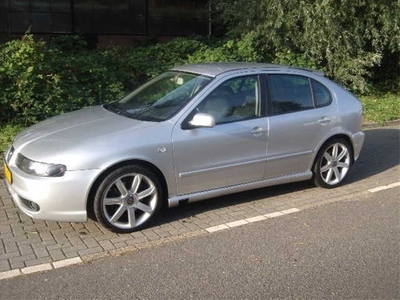 Seat Leon 2.8 V6 Topsport 4 (bj 2002)