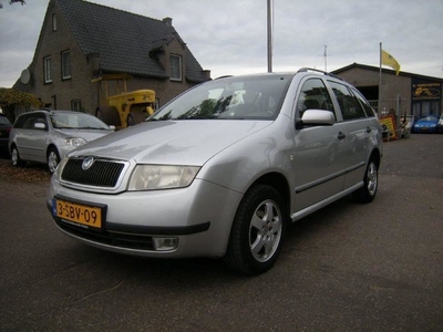 Skoda Fabia Combi 1.4-16V Flash ACHTERSCHADE !!!