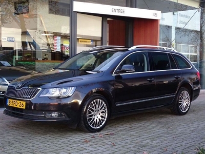 Skoda Superb 1.6 TDI Champs Elysees Navigatie Bluetooth PDC