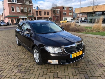 Skoda Superb 1.6tdi greenline ambition business line (2012)