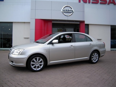 Toyota Avensis 1.8 VVTi Linea Luna (bj 2003)