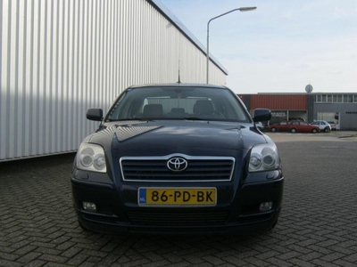 Toyota Avensis 2.0 D-4D Executive5-2004 LEER NAVI