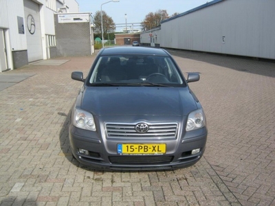 Toyota Avensis 2.0 D-4D Linea Luna