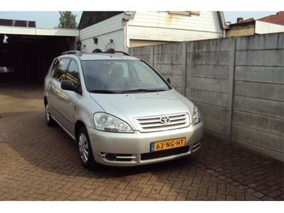 Toyota Avensis verso 2.0 D4-D Linea Luna (bj 2003)