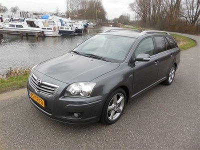 Toyota Avensis Wagon 2.2 D-4D D-CAT Clean Power Executive