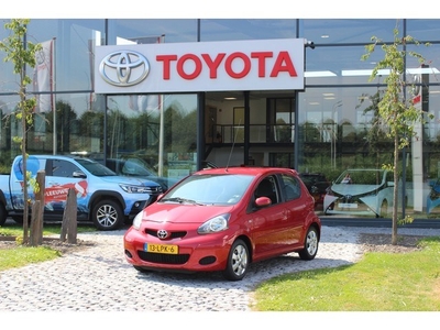 Toyota Aygo 1.0-12V ASPIRATION RED (bj 2010)