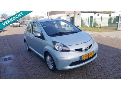 Toyota Aygo 1.0-12V ZEER NETTE AUTO / NAVI / ELEKTR. PACK.