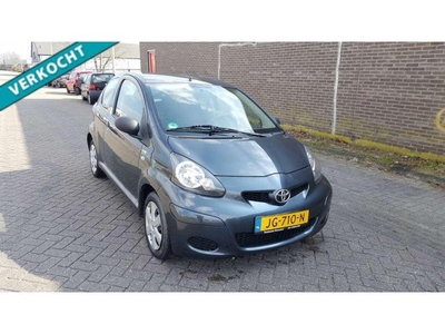 Toyota Aygo 1.0-12V ZEER NETTE / STUURBEKRACHTIGING !