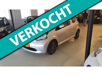 Toyota Aygo 1.0 VVT-i ZEER NETTE AUTO !/ AIRCO / CV / ELEKT