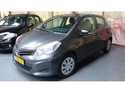 Toyota Yaris 1.3 comfort (bj 2012)