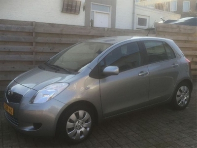 Toyota Yaris 1.3 VVTi Sol automaat met 51.000 km (bj 2007)