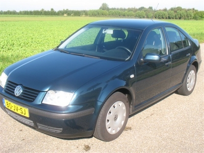 Volkswagen Bora 1.6-16V COMFORTLINE (bj 2002)