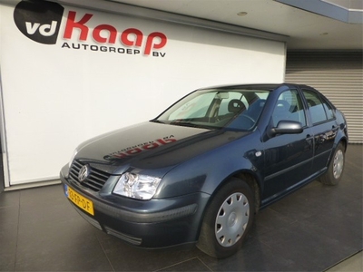 Volkswagen Bora 1.6 TRENDLINE (bj 2000)