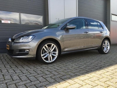 Volkswagen Golf 1.2 TSI Highline 2014 5D Xenon LED 18 R line