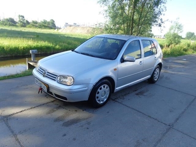 Volkswagen Golf 1.4-16V