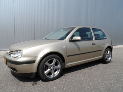 Volkswagen Golf 1.4-16V Master Edition (bj 2001)