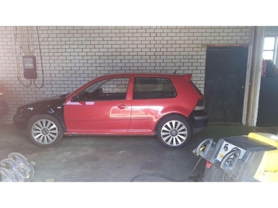 Volkswagen Golf 1.6-16V