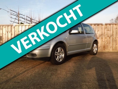 Volkswagen Golf 1.6-16V Highline