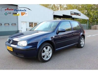 Volkswagen Golf 1.6-16V Sportline/ Schuifdak/ Trekhk/