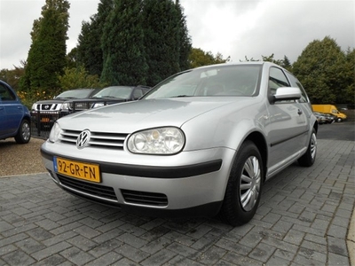 Volkswagen Golf 1.6 77KW grijs zeer mooi inr mog (bj 2001)