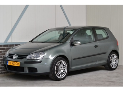 Volkswagen Golf 1.6 85KW FSI Trendline 2004 Groen Airco