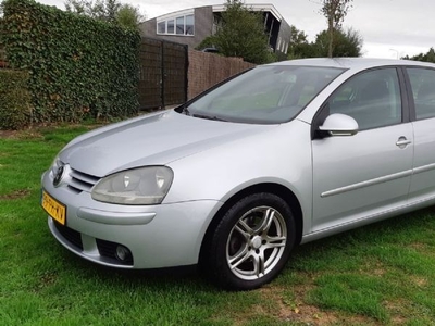 Volkswagen Golf 1.6 FSI Sportline (2004)