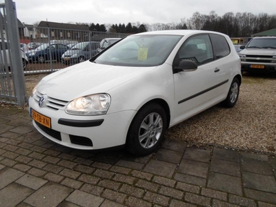 Volkswagen Golf 1.6 Optive Airco, Navigatie , Groot LCD