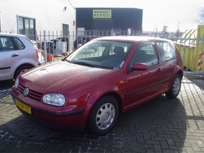 Volkswagen Golf 1.6 sr (bj 1999)