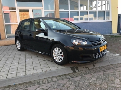 Volkswagen Golf 1.6 TDI BlueMotion (bj 2010)