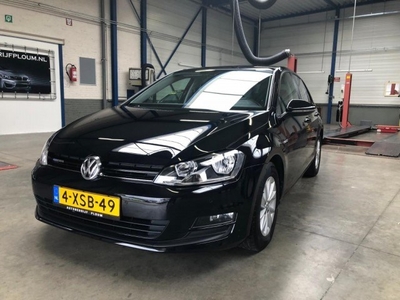 Volkswagen Golf 1.6 TDI Comfortline BlueMotion . NAVI/ PDC